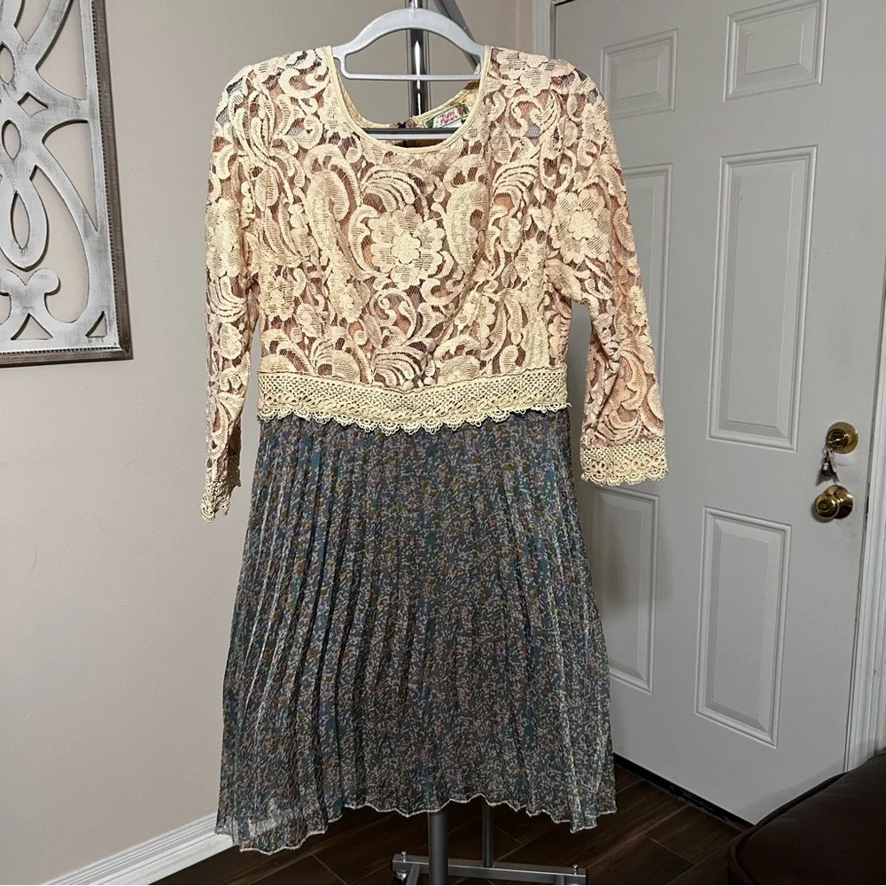 Flying Tomato Women’s Lace Dress 3/4‎ Sleeve Large Tan Cream Teal